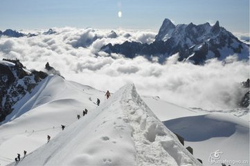 【优选-21文】勃朗峰云海